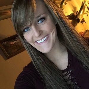 Meet your Posher, Caitlin